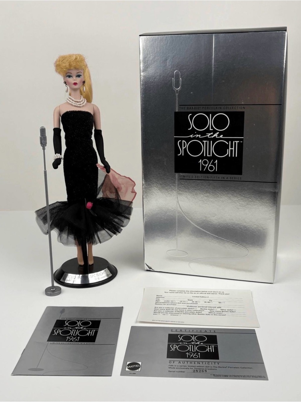RARE VINTAGE BARBIE WITH ORIGINAL MATTEL SHIPPER

1989 Mattel Solo in the Spotli